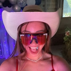 Meet your Posher, Callie